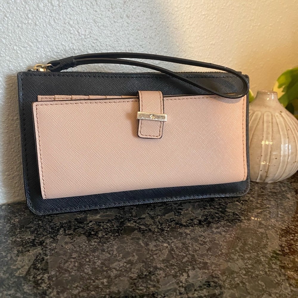 Kate Spade 2-tone Pink/Black Wristlet